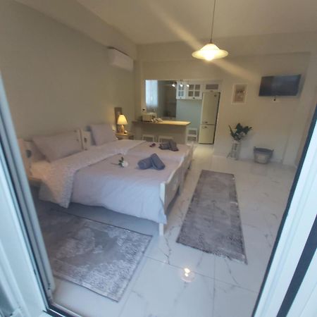 Eytyhias Yard Apartments In Poros Poros Town 外观 照片