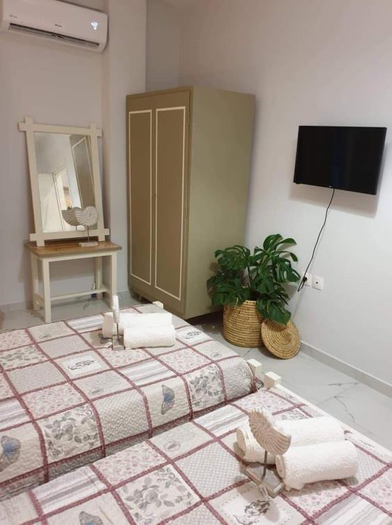 Eytyhias Yard Apartments In Poros Poros Town 外观 照片